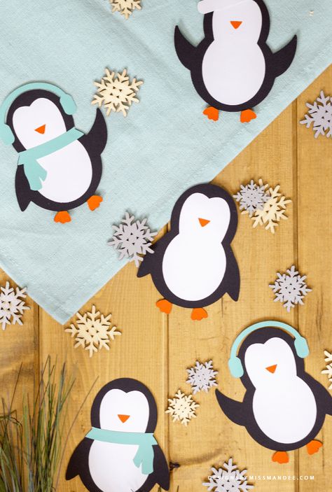 Sunday School Classroom Decor, Penguin Birthday Party, Winter Crafts For Toddlers, Penguins Christmas, Penguin Images, Christmas Freebie, Penguin Birthday, Penguin Decor, Penguin Art