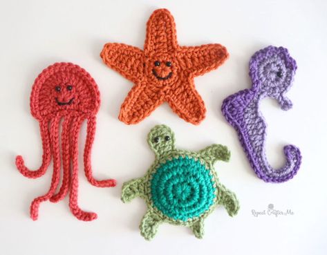 Ocean Friends Crochet Appliqués: Starfish, Jellyfish, Turtle, and Seahorse - Repeat Crafter Me Snowmen Crochet, Crochet Camper, Crochet Hamburger, Snowball Wreath, Crochet Soccer, Llama Hat, Shark Applique, Flamingo Applique, Triangle Blanket