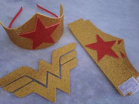 Wonder Woman Costume Diy, Diy Superhero Costume, Wonder Woman Birthday Party, Mom Halloween Costumes, Wonder Woman Birthday, Superhero Crafts, Wonder Woman Costume, Diy Paper Crafts Decoration, Diy Crafts To Do