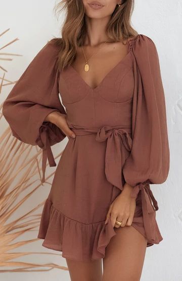 Trending Dresses 2023, Summer Flowy Chiffon Mini Dress, Date Night Dress Outfit, Dress To Impress Classy Casual, A Line Dress Casual Classy, Flirty Flowy Chiffon Mini Dress, Flowy Chiffon Mini Dress With Long Sleeves, Date Dress Outfit, Dress To Impress Classy