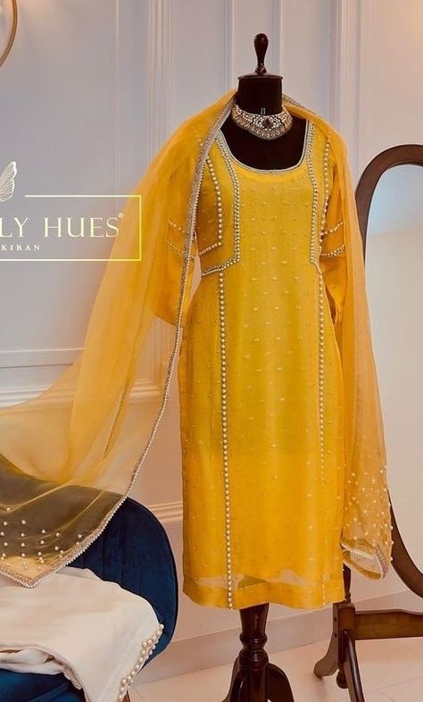 Plain Designer Suit, Plain Yellow Suit Designs, Plain Velvet Suit Design With Lace, Plain Punjabi Suits Simple, Yellow Suits Punjabi, Roka Suits, Lace Work Suit Design, Plain Suits Design With Lace, Plain Velvet Suit Design