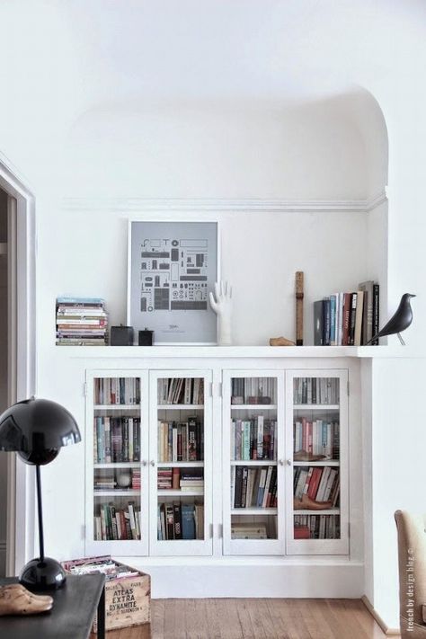 home library Doors Diy, San Francisco Houses, Casa Vintage, Home Libraries, White Cabinetry, Built In Bookcase, Decoration Inspiration, Hard Wood, Home Library