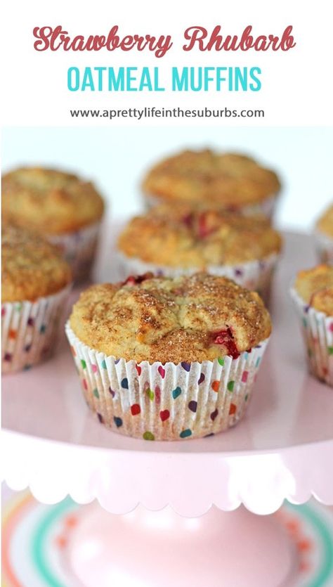 Strawberry Rhubarb Oatmeal Muffins, Strawberry Rhubarb Oatmeal, Rhubarb Oatmeal Muffins, Strawberry Rhubarb Muffins, Strawberry Rhubarb Recipes, Rhubarb Oatmeal, Oatmeal Muffin Recipes, Rhubarb Muffins, Coffee Cake Recipes Easy