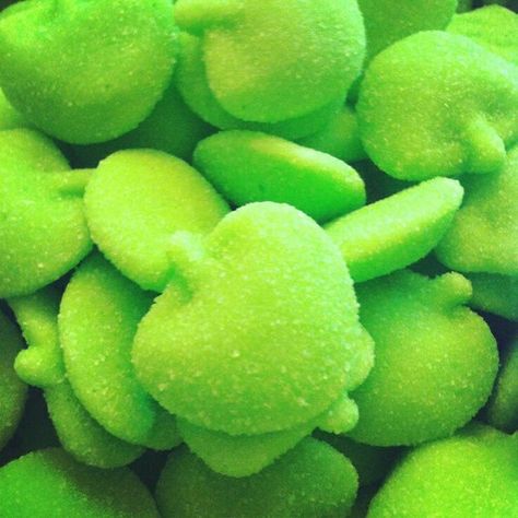 Green Photo, Candy Girl, Simple Green, Candy Apples, Gummy Candy, Green Apple, Green Aesthetic, Sans Gluten, Cute Food