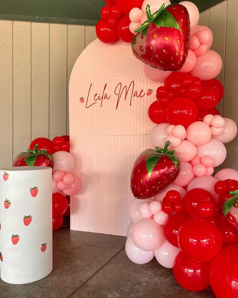 Strawberry’s Birthday || One || Leila Mae’s 🍓🍓 - Thank you so much @laniyardawson 🍓 #decorationstrawberry #strawberry #strawberrydeco #straberrydecorations #strawberrybirthday #birthdaystrawberries #cumpleañosfresas #fresasdecoracion #decoraciondefresas #fresas🍓 #strawberrysdecoration Berry Sweet 3rd Birthday, Strawberry One Birthday Party, Berries Birthday Theme, Strawberry Shortcake Birthday Decor, Strawberry Bday Theme, Strawberry Themed Birthday Party Decorations, Strawberry Birthday Decor, Berry First Birthday Balloon Garland, Strawberry Shortcake Birthday Ideas