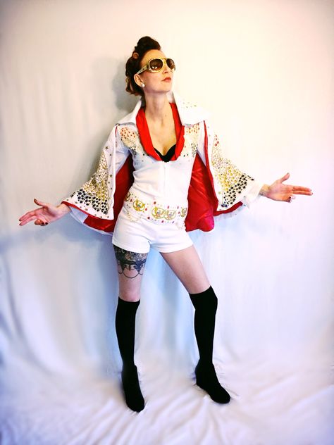 Elvis Presley Halloween costume Elvis Costume Ideas, Diy Elvis Costume Women, Elvis Presley Outfits Women, Elvis Presley Costume Women, Elvis Halloween Costumes Women, Female Elvis Costume, Elvis Outfits Women, Elvis Halloween Costumes, Elvis Costume Womens