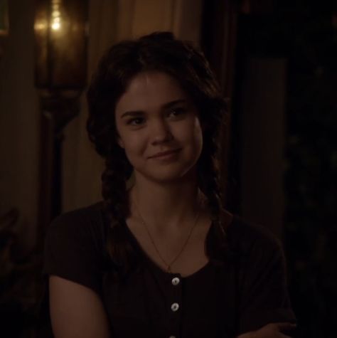 Callie Foster Icons, Maia Mitchell The Fosters, Maia Mitchell Aesthetic Icon, Callie Adams Foster, Callie Foster, The Fosters Callie, Callie The Fosters, Callie Adams Foster Gif, The Fosters Stef And Callie