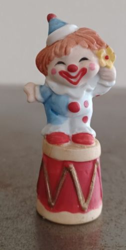 Porcelain Enesco Clown Figurine 2.5" Tall Vintage Clay Clown, Vintage Kitsch 1950s, Clown Figurines, Antique Figurines, Clown Statue, Silly Clown, Send In The Clowns, Cute Clown, Vintage Clown