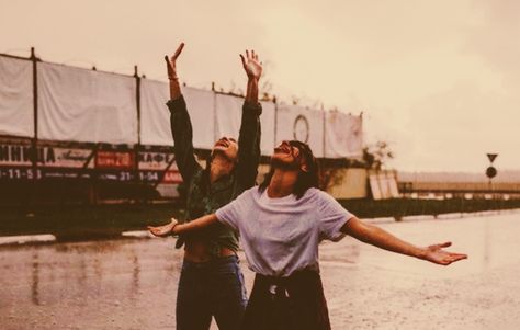 Vintage Dancing Aesthetic, Lying In The Rain Aesthetic, Happy Dance Aesthetic, Dance In The Rain Aesthetic, Dancing To Music Aesthetic, Rain Dance Aesthetic, Dancing Aesthetic Vintage, Friends Dancing In The Rain, Dancing In Rain Aesthetic