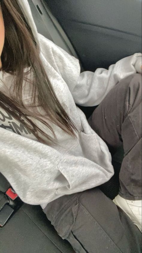 ootd, outfit inspo, grey hoodie, black jeans, cargos, car ride, fit, outfit ideas, hoodie outfit, winter outfit, school outfit, Grey Hoodie And Leggings Outfit, Light Grey Hoodie Outfit, Grey Hoodie Aesthetic, Grey Cargo Outfit, Outfit Ideas Hoodie, Hoodie Outfit Winter, Hoodie And Leggings Outfit, Jeans Cargos, Black Flared Jeans