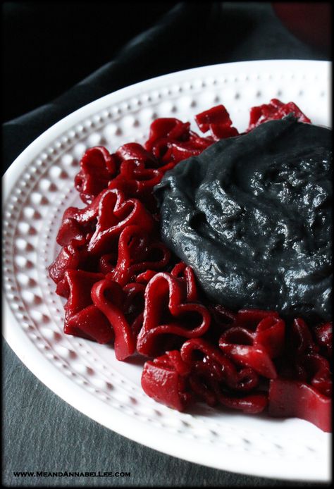 Gothic Valentine Bloody Heart Pasta Dinner | Black Mac & Cheese | Me and Annabel Lee Black Pasta Sauce, Gothic Food Recipes, Goth Picnic, Goth Food, Gothic Food, Heart Shaped Pasta, Black Dishes, Gothic Dinner, Horror Food