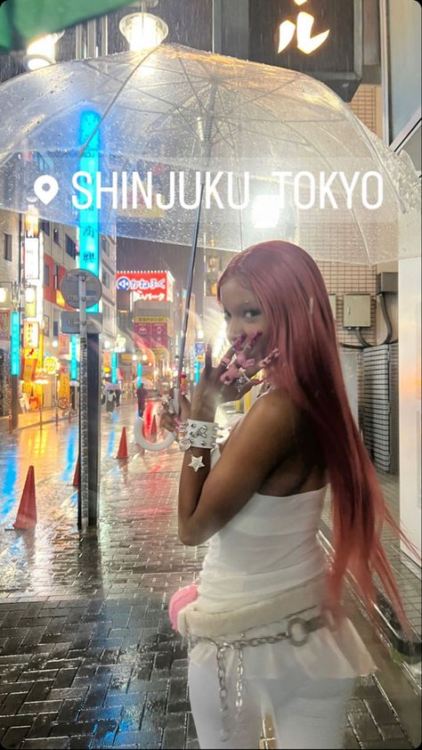 Tokyo Girl Aesthetic, Black In Tokyo, Tokyo Inspo Pics, Tokyo Aesthetic Instagram, Japan Travel Aesthetic Friends, Japan Shibuya Crossing Aesthetic, Japan Pics, Tokyo Photos, Around The Fur