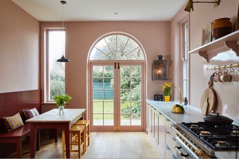 Brown Interiors, Houses In Poland, English Country House Style, Sarah Brown, Kitchen Transitional, London Kitchen, Lighting Plan, Brown Interior, Transitional Kitchen