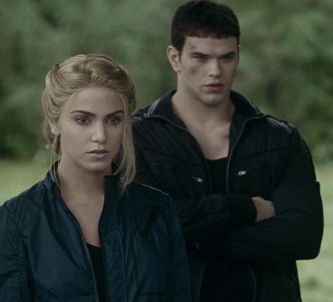 Emmett And Rosalie, Rosalie And Emmett, The Cullen Family, Rosalie Cullen, Cullen Family, Rosalie Hale, Twilight Saga Series, Twilight Cast, The Cullen