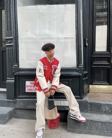 Red And White Outfit Men, Red Jacket Outfit, Varsity Outfit, Red And White Outfits, Varsity Jacket Outfit, Black Men Fashion Urban, Outfits Men Streetwear, Streetwear Winter, Trendy Boy Outfits