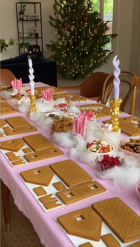 Party Fun Ideas, Christmas Party Friends, Teen Christmas Party, Girls Christmas Party, Christmas Party Activities, Cozy Colors, Cute Christmas Ideas, Gingerbread House Parties, Sweet Sixteen Birthday Party Ideas