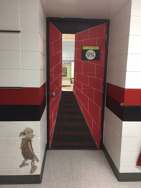 Harry Potter Themed classroom door Harry Potter Theme Classroom Door, Harry Potter Themed Hallway, Harry Potter Door Ideas For School, Ela Classroom Door Ideas, Harry Potter Door Decorations For School, Harry Potter Themed Door, Classroom Door Harry Potter, Hogwarts Door Decoration, Book Classroom Door Ideas