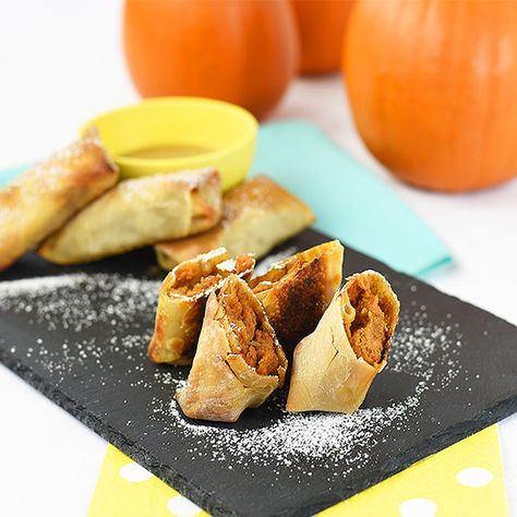 Ditch Your Pie Pan and Make These Sweet Potato Pie Egg Rolls Potato Egg Rolls, Fall Flavors Baking, Sweet Potato Egg, No Egg Desserts, Savory Treats, Egg Roll Recipes, Potato Pie, Pie Pan, Sweet Potato Pie