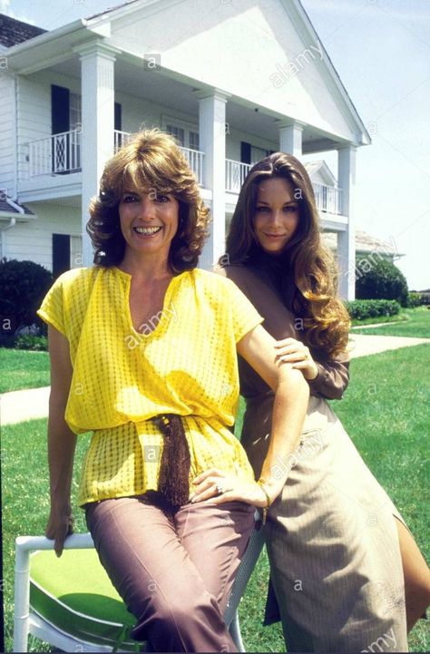 Linda Gray & Mary Crosby from DALLAS, 1978-1991. Mary Crosby, Southfork Ranch, Dallas Tv Show, Knots Landing, Linda Gray, Burt Reynolds, Bing Crosby, Dramatic Classic, Vintage Tv