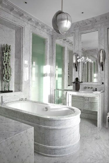 Marble bathroom design. Jean-Louis Deniot | Interiors | Interior design #homedecor #designideas Jean Louis Deniot, Apartment Decoration, Marble Bath, Hall Bathroom, Powder Rooms, Bath Ideas, Paris Apartments, Dream Bathrooms, French Interior