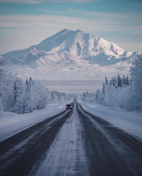 Trail & Kale on Instagram: “😍 Mt. Drum in the Winter and Summer. Which is your favorite, 1 or 2?⠀ ⠀ 📸: @patrickthunphoto⠀ 🌎: #Glennallen #Alaska⠀ ⠀ #alaskalife…” Alaska Winter, Anchorage Alaska, The Mountains Are Calling, Destination Voyage, Nature Travel, Nature Photos, Travel Fun, Adventure Travel, Alaska