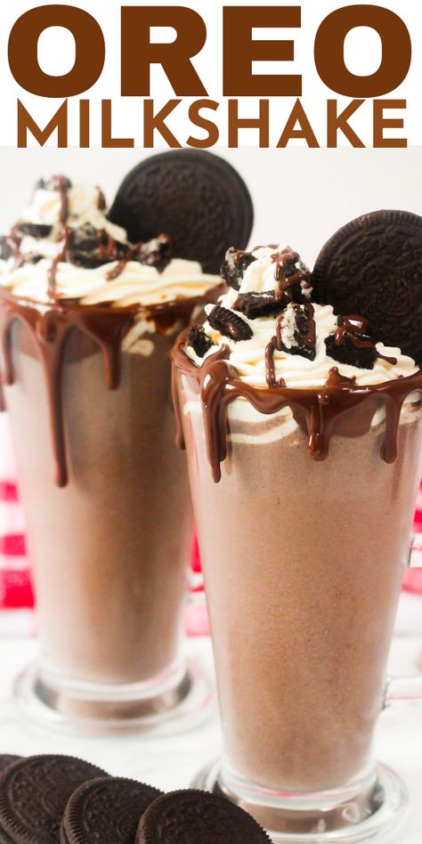 Oreo Milkshake Recipe and Video Mint Milkshake, Oreo Milkshake Recipe, Cookies And Cream Milkshake, Milkshake Recipe Easy, Homemade Milkshake, Oreo Shake, Frosty Recipe, Oreo Milkshake, Fantastic Recipes