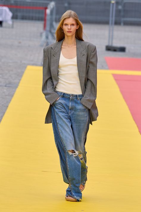 Spring 2023 Ready To Wear, Style Désinvolte Chic, 2023 Ready To Wear Collection, Spring 23, 2023 Ready To Wear, Spring Fashion Trends, Spring 2023, 가을 패션, Street Style Outfit