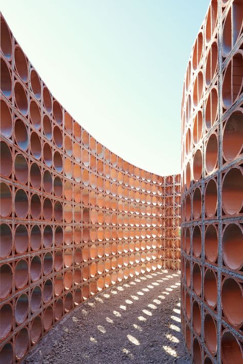 héctor zamora and solo houses exhibit brick labyrinth in a natural gallery space Brick Labyrinth, Outdoor Exhibition Design, Brick Pavilion, Phd Inspiration, Dubai Design Week, Translucent Wall, Types Of Bricks, Stages Of Love, Outdoor Installation