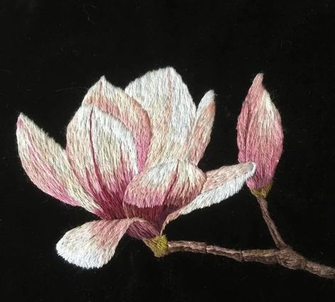 Embroidery Napkins, Roses Embroidery, Textile Art Embroidery, Magnolia Flowers, Hand Embroidery Patterns Flowers, Floral Embroidery Patterns, Patchwork Quilt Patterns, Flowers Beautiful, Thread Painting