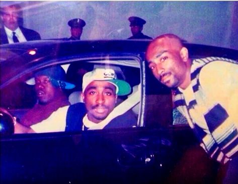 westsideplayalisticadillacmuzik: “Pac and Stretch ” Tupac Photos, Tupac Makaveli, Hispanic Aesthetic, Tupac Pictures, Mexican Memes, All Eyez On Me, Kobe Bryant Wallpaper, 90s Hip Hop Fashion, Gangsta Rap