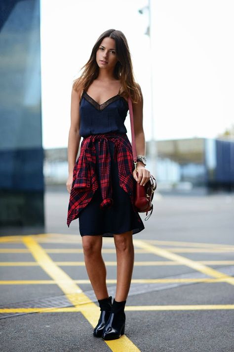 7 ways to wear a slip dress (without looking like you're wearing a nightgown) Hot Outfit Ideas, Zara Slip Dress, Fashion Guys, Plaid Shirt Outfits, Flannel Outfits, Quoi Porter, Looks Street Style, Hot Outfits, Trending Dresses