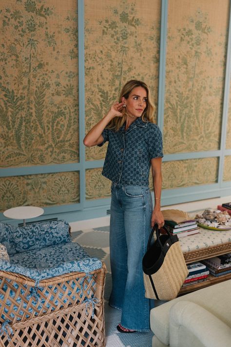 Early Fall Denim - Julia Berolzheimer Julia Berolzheimer Fall, Julia Berolzheimer Outfits, Transitional Dressing, Gucci Top, Outfit Inspiration Women, Womens Outfit, Julia Berolzheimer, Fall Denim, Outfit Formulas