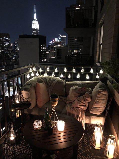 Nyc Balcony Aesthetic, Smokers Balcony, Manhattan Balcony, New York Balcony, Nyc Balcony, Apartment Nyc, Girlfriend Aesthetic, Nyc Apt, New York Loft