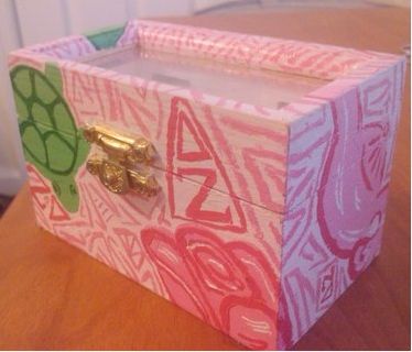 Pin Box Pin Box Sorority Diy, Sorority Badge Box Ideas, Badge Box Sorority, Sorority Pin Box Ideas, Sorority Pin Box, Sorority Diy, Badge Box, Paddle Ideas, Sorority Pins