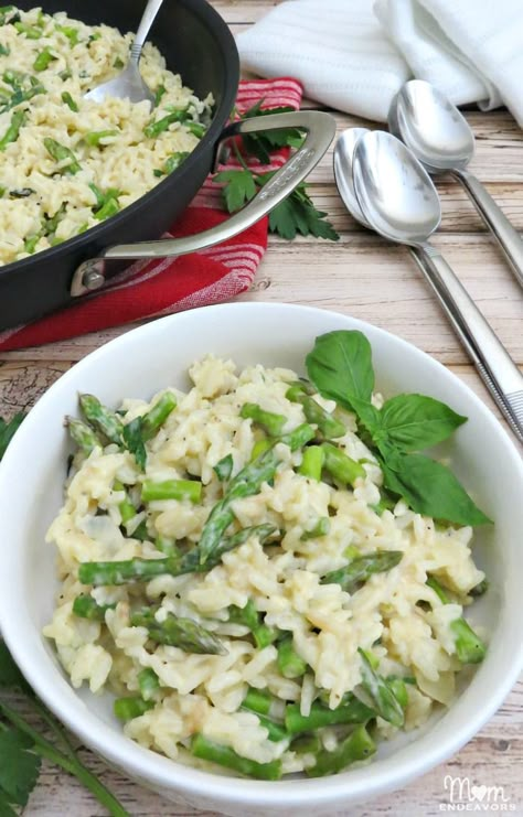 Creamy Asparagus Risotto Lentils And Potatoes, Pea Casserole, Asparagus Rice, Asparagus Risotto, Asparagus Dishes, Holiday Recipes Thanksgiving, Creamy Asparagus, Quinoa Rice, Rice Risotto