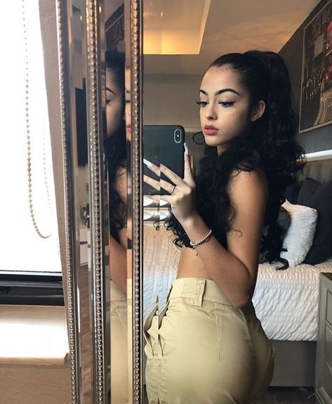 Malu Trevejo Instagram, Malu Trevejo, Straight Layered Hair, Nina Agdal, Real Girls, Layered Hair, Inspirational Women, Fashion Nova, High Waisted Skirt