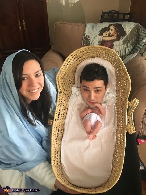 Alexis: Alexis is Mary & David is Baby Jesus!. Church Halloween Costumes, Bible Halloween Costumes, Jesus Halloween Costume, Mary Halloween Costume, Jesus Costume, Mary Costume, Biblical Costumes, Recycled Costumes, Church Halloween