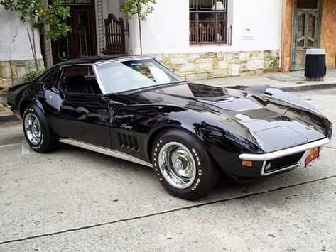 not a '72...1969 Corvette Stingray...my favorite, just like this - glossy black. Black Corvette, 1969 Corvette, Old Corvette, Corvette C3, Classic Corvette, Chevrolet Corvette Stingray, Acura Tsx, Corvette Stingray, Chevy Corvette