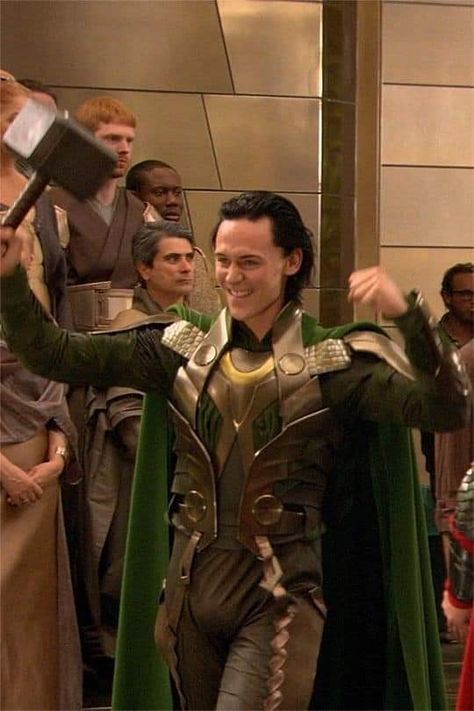 Loki Full Body Picture, Tom Hiddleston Body, Loki Tom Hiddleston, Baby Loki, Loki Cosplay, Thor 2011, Thor 1, Marvel Loki, Loki God Of Mischief