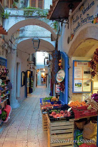 Sperlonga Italy, Greek Village, Italy Street, Explore Italy, Regions Of Italy, Southern Italy, Visit Italy, Venice Italy, Pretty Places