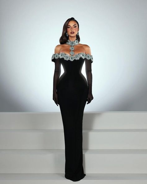 All Posts • Instagram Elegant Black Prom Dress, Black Prom Dress Long, Red Carpet Party Dress, Elegant Black Prom Dresses, Queen Gown, Prom Dresses Long Black, Black Mermaid Prom Dress, Long Flower Dress, Matric Dance