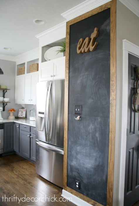 Stained frame around chalkboard wall, kitchen decor inspiration. this would be great for the children while I'm making dinner Chalkboard Wall Kitchen, Chalkboard Door, Wallpaper Minimal, Kitchen Chalkboard, Blackboard Wall, Kitchen Decor Inspiration, Chalkboard Wall, Kitchen Decorating, Kitchen Wall Decor