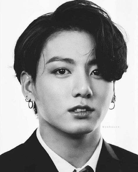 Tears Art, Reference Pics, Anime Canvas Art, Purple Wallpaper Iphone, Beauty Art Drawings, Kpop Drawings, Art Diary, Portrait Sketches, Jungkook Aesthetic