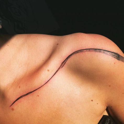 Bone Tattoo, Minimalist Watercolor, Collar Bone Tattoo, Collar Bone, Minimalist Tattoo, Photo Instagram, Black Tattoos, Blackwork, I Tattoo