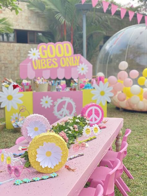 Five Is A Vibe Party Decor, Preppy Outdoor Birthday Party, Groovy Birthday Party 10, Peace Sign Birthday Party Ideas, Seven Is A Vibe Birthday Party, Good Vibes Only Birthday Party, Peace Party Theme, Peace And Love Party Ideas, Peace And Love Birthday Party Ideas