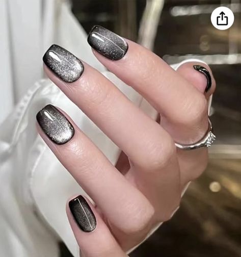 Black & Silver Cat Eye Nails Interview Nails, Diy Trim, Manicure Diy, Nail Type, Gray Nails, Cat Eye Nails, Colour Ideas, Party Kleidung, Nail Forms