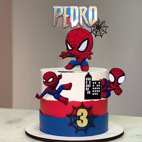 Decoração Dia das Crianças: 70 ideias para um dia especial Pastel Spiderman, Spidey Cake, Cake Spiderman, Spiderman Birthday Cake, Christmas Holiday Cake, Cake Decorating For Beginners, Spiderman Birthday Party, Elegant Birthday Cakes, Cake Decorating Piping