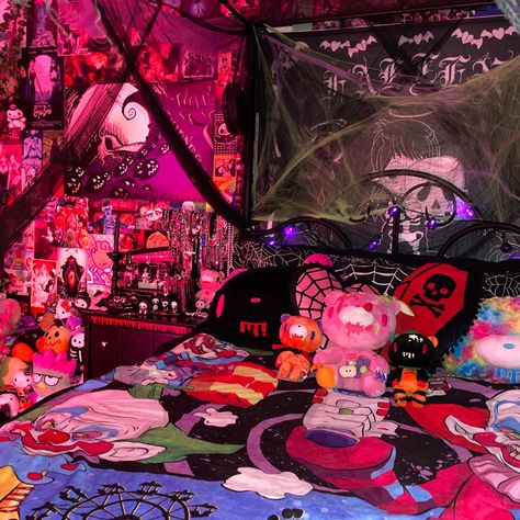 Zombie Apocalypse Bedroom, Scene Kid Bedroom Ideas, Scenecore Room Ideas, Clown Bedroom Aesthetic, Scene Emo Room Ideas, Scenecore Room Decor, Scene Bedroom 2000s, Bedroom Wall Ideas Paint, Weird Core Bedroom