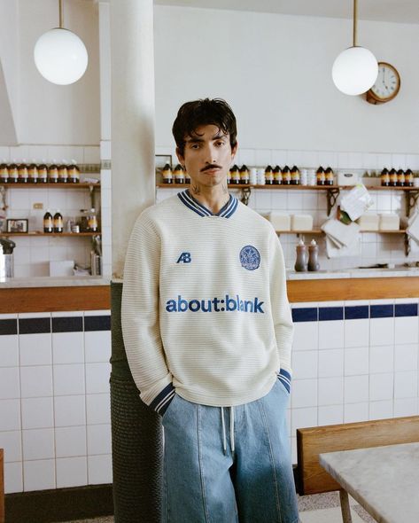 about:blank (@about___blank) • Instagram photos and videos Mens Jersey Outfit, Minimalistic Streetwear, Aesthetic Jersey, Desain Merek, Sport Shirt Design, Clean Fashion, Plain Sweatshirt, Streetwear Essentials, Blank Apparel