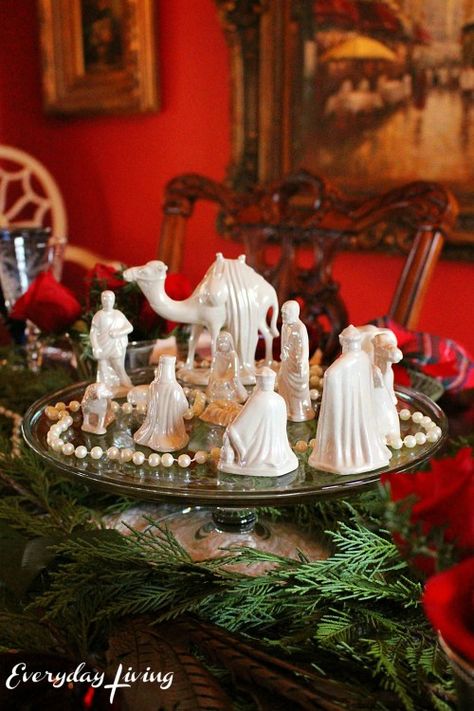 everyday_living_christmas_tablescape_4 Nativity Sets Display, Nativity Scene Display, Nativity Scenes, French Christmas, Christmas Tablescape, Table Scape, Christmas Nativity Scene, O Holy Night, Christmas Tablescapes